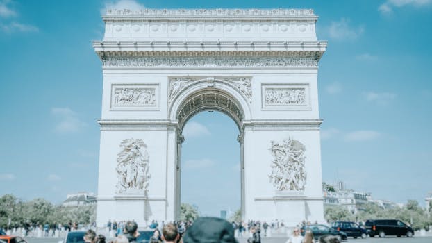 Celebrate Parisian Heritage at Hôtel Monna Lisa Champs Elysées