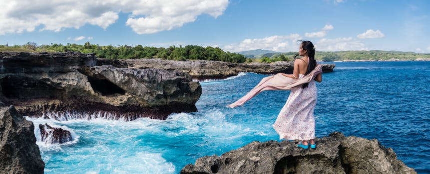 Bali Cliff Hotels With Ocean Floors and Fire Ceilings