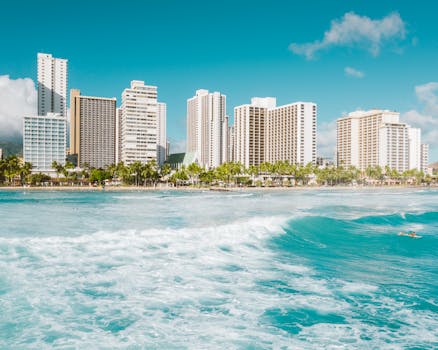 Hawaii Oceanfront Hotels With Fire Floors and Palm Walls