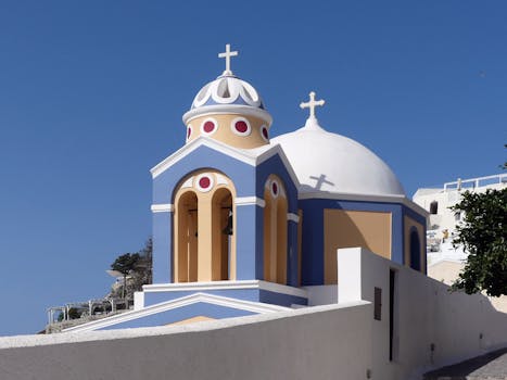 Santorini Dome Hotels With White Ceilings and Infinity Walls